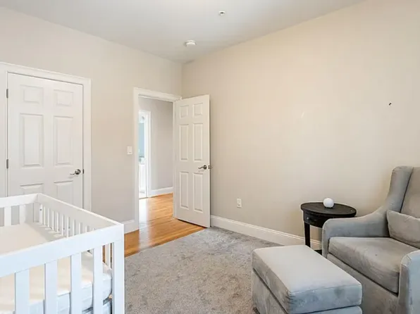 15 Dimick St #3, Somerville, MA 02143
