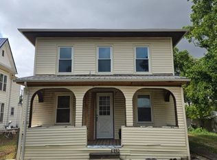 619 N Madison St, Clinton, IL 61727