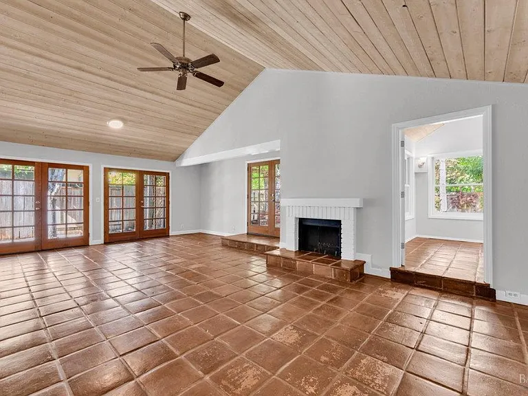564 Willow Ct — Photo 3