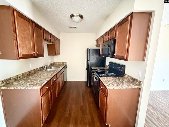2nd image of 522 Menlo Dr