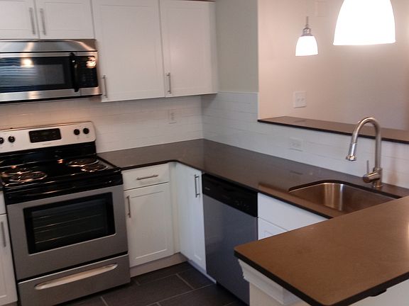 3rd image of 304 N Wayne Ave APT 4A