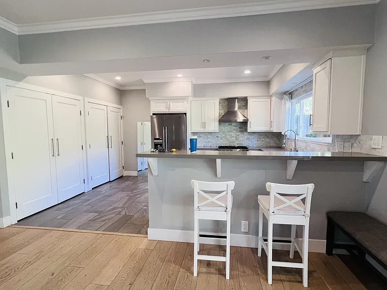 42 Mann St — Photo 1