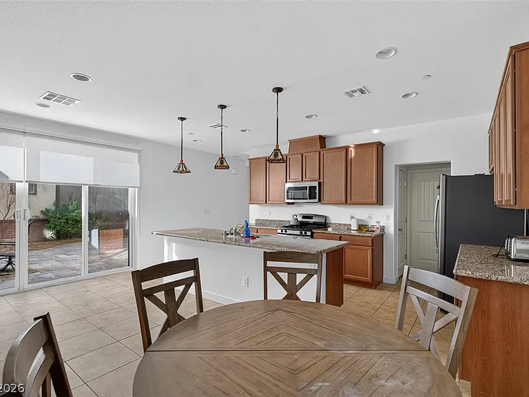 1100 E Sunset Rd — Photo 12