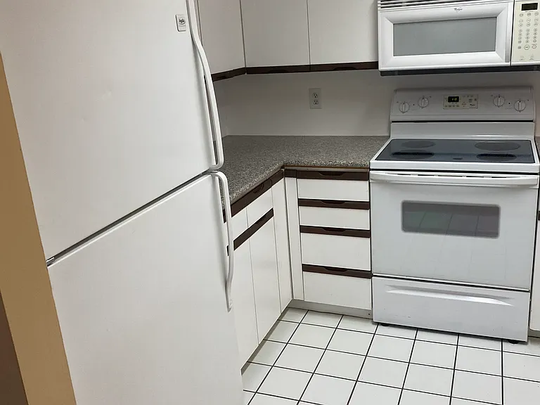1201 Laurel Ave #305 — Photo 10