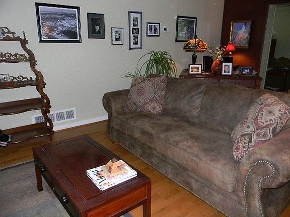 4th image of 3728 Beacon Ln