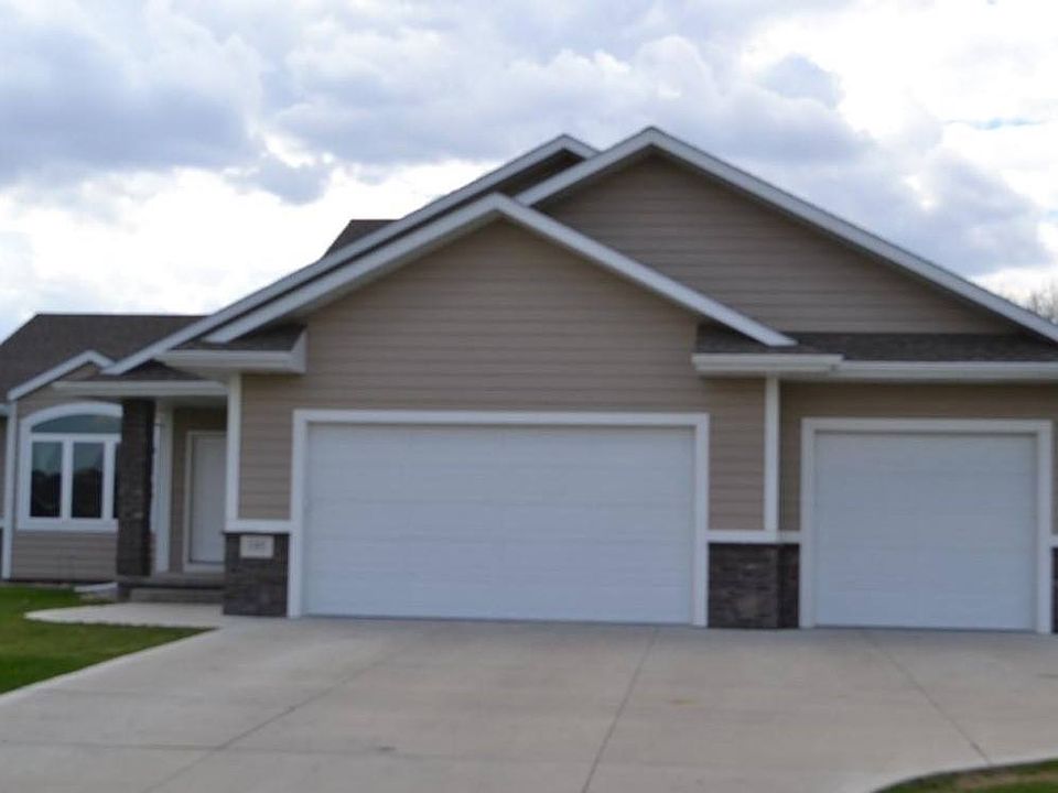 1st image of 195 N Churchill Cir