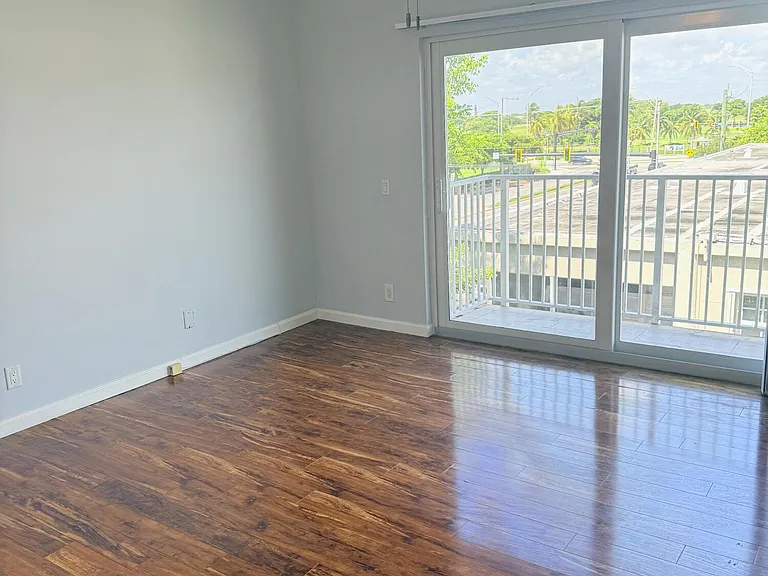2351 NE 14th Street Cswy #537 — Photo 25
