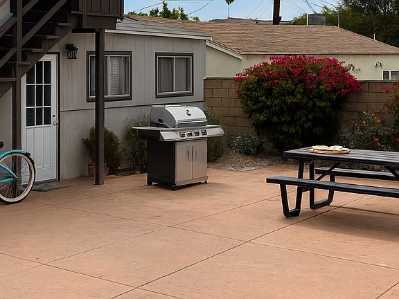 Garden Patio, room for BBQ