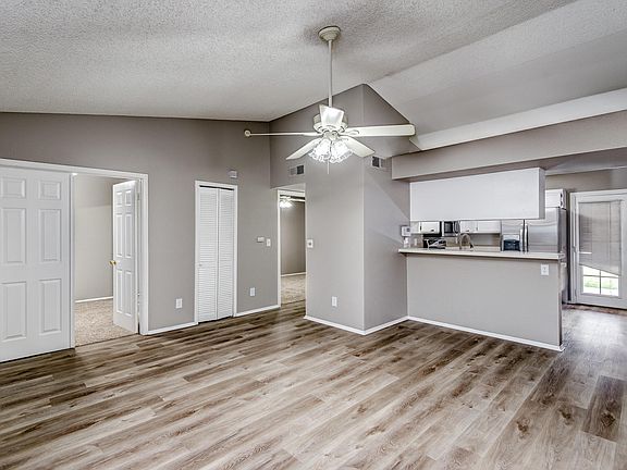 5th image of 3139 N 89th Dr