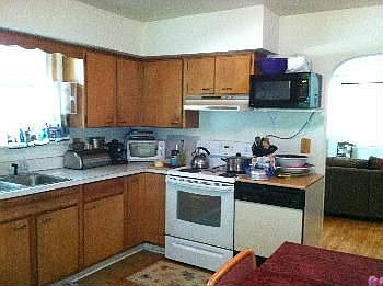 5th image of 1128 N Congress St