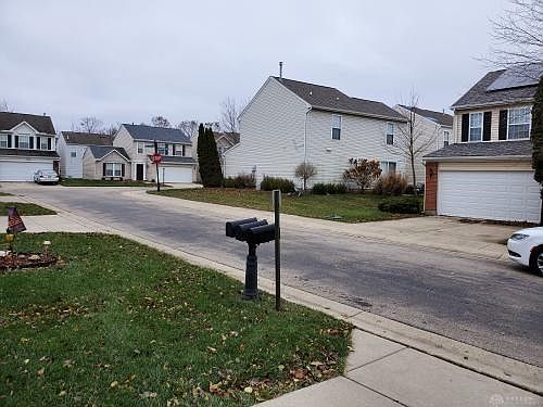3rd image of 2550 King Arthur Way