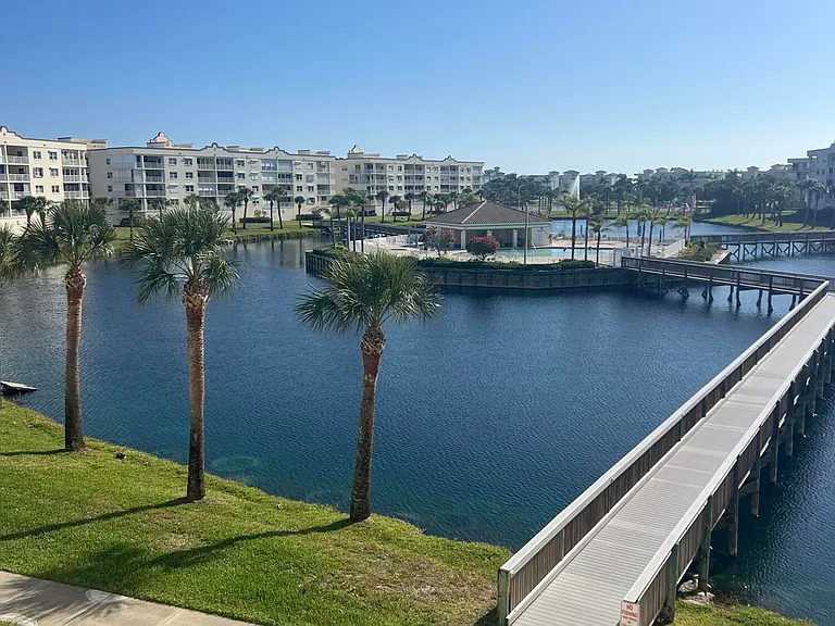 8921 Lake Dr #304 — Photo 43
