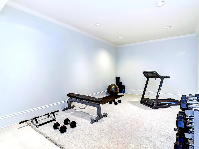 16458 SE 44th Pl — Photo 33