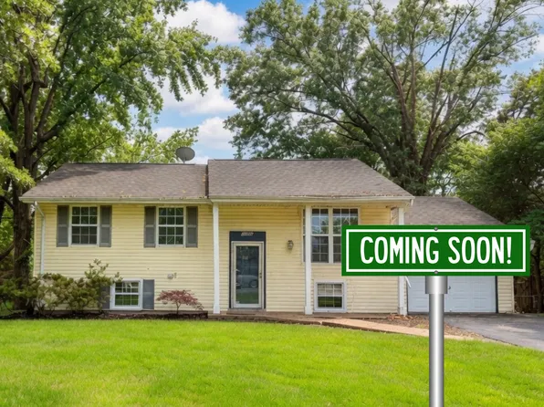 11516 Mack Ave, Maryland Heights, MO 63043