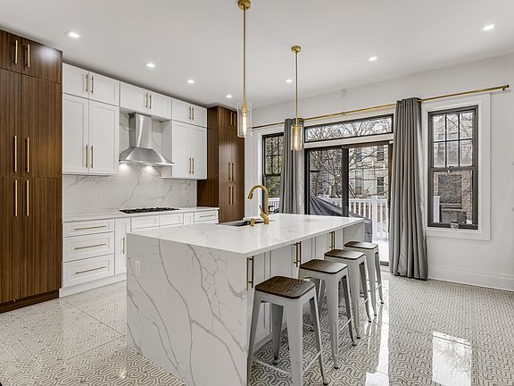 5th image of 1176 Jefferson Ave #1