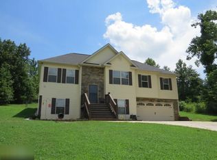209 Black Hawk Ln, Clarkesville, GA 30523