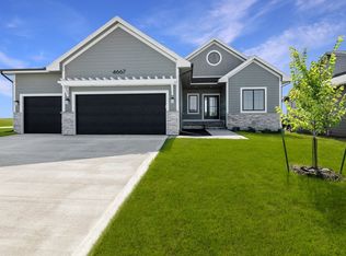 4667 178th St, Urbandale, IA 50323