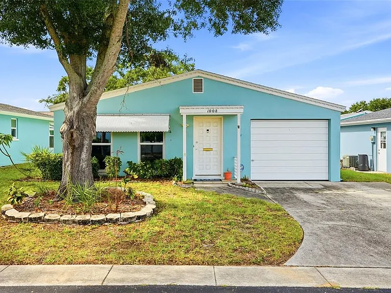 1008 Heron Ct — Photo 43