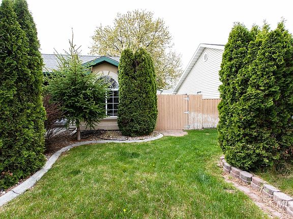5th image of 2460 Paintbrush Dr