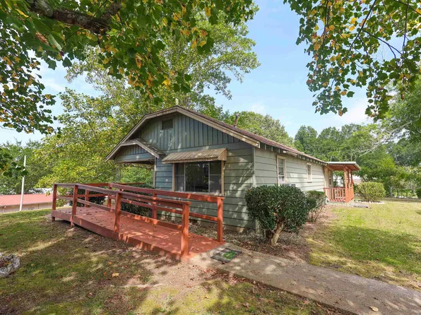 735 S 6th St, Glenwood, AR 71943