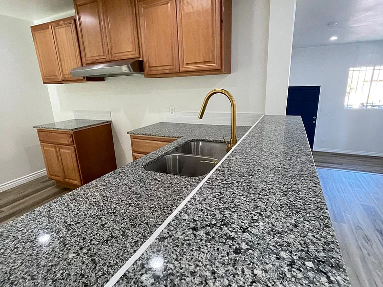 133 S Grand Ave — Photo 5
