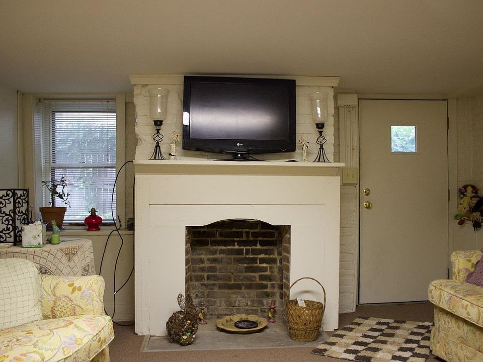 1st image of 24 N Franklin St APT 1