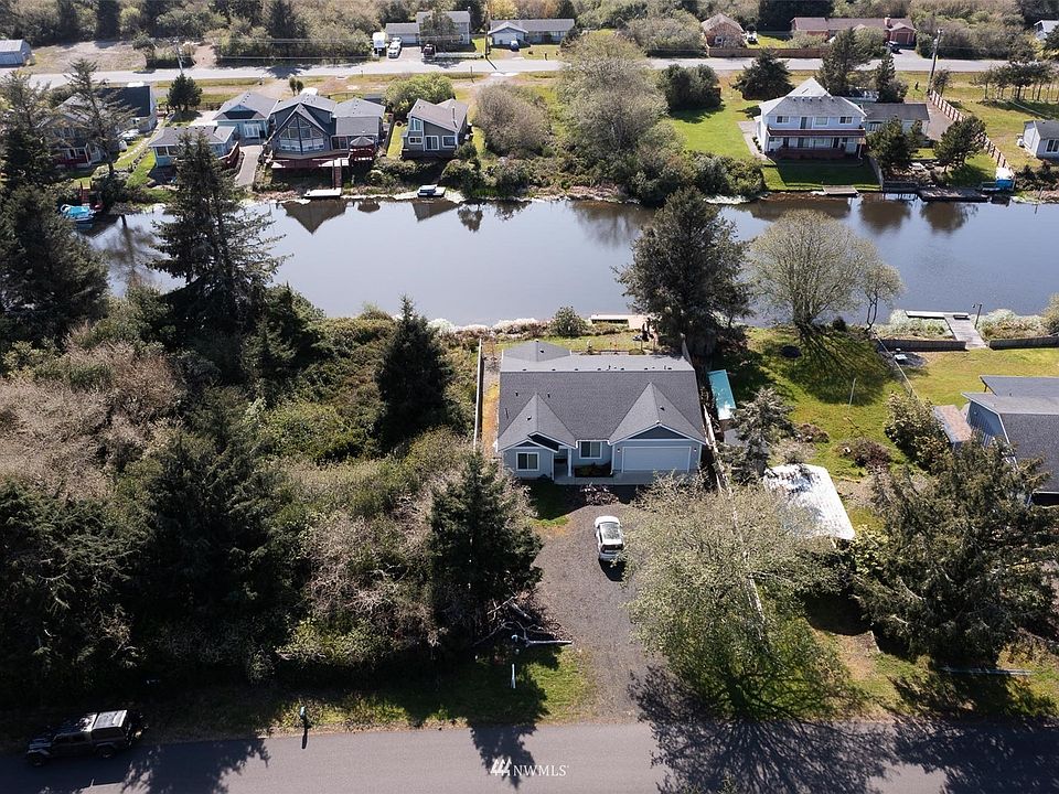 1st image of 513 Canal Dr SE