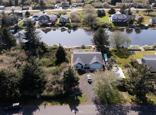 513 Canal Dr SE, Ocean Shores, WA 98569