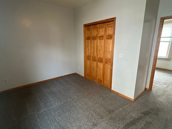 4th image of 850 Cherry St