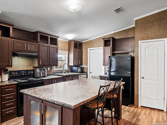5th image of 123 Whitewing Dr