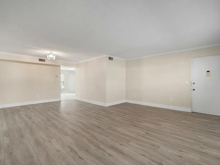 4533 Overlook Dr NE #B — Photo 7