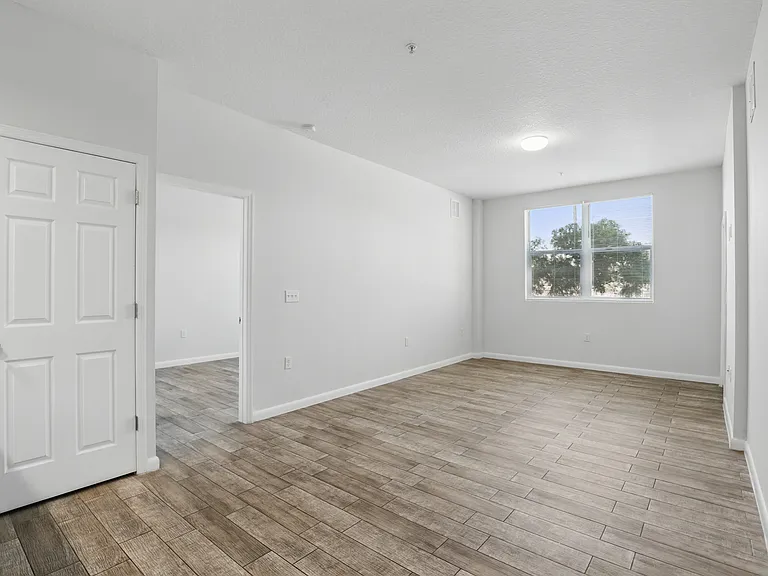 800 Isaacville Dr #210 — Photo 4