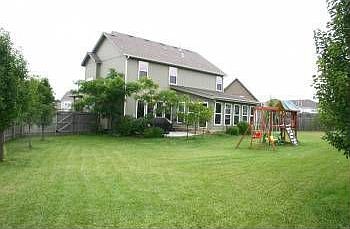 2nd image of 220 SW Ascot Cir