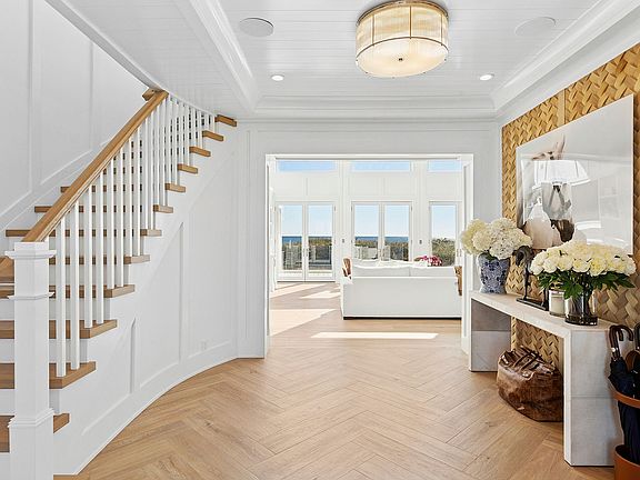 3rd image of 785 Dune Rd