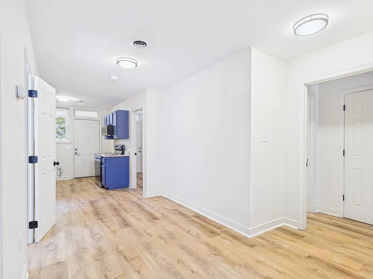 411 Gilmer St #B — Photo 8