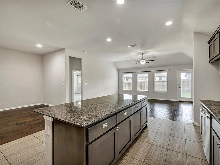 2926 Diego Dr — Photo 15