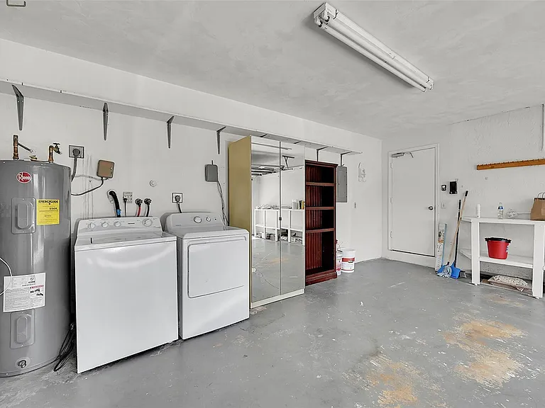 1361 SW 26th Ave — Photo 34