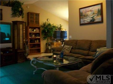 5th image of 1065 SW Kant Ave