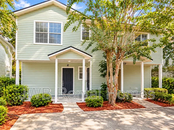 79 5th St, Atlantic Beach, FL 32233