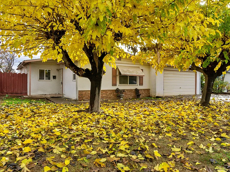 1213 Rogers St — Photo 2