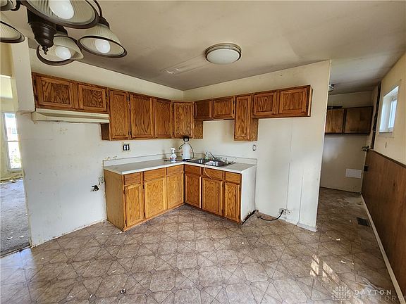 4th image of 1471 Seneca Dr