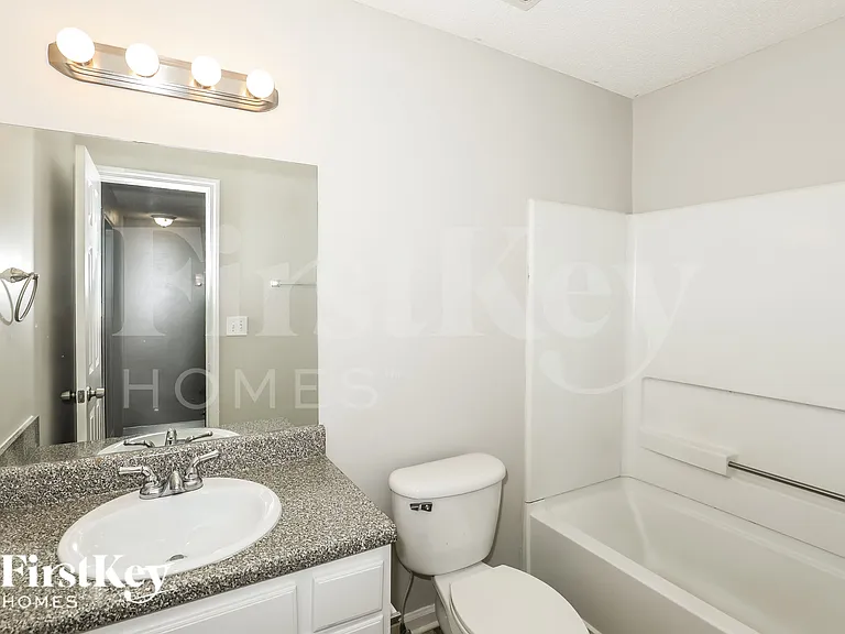 2411 Brianna Dr — Photo 12