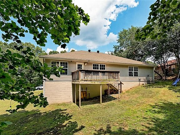 4th image of 1 Sandhurst Dr