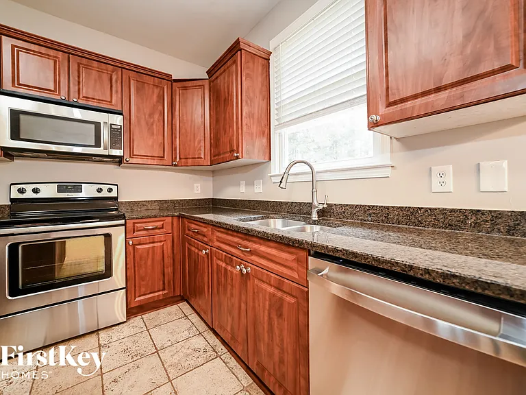 110 Westbrook Way — Photo 4