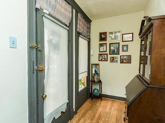 3rd image of 5201 Vermont Ave
