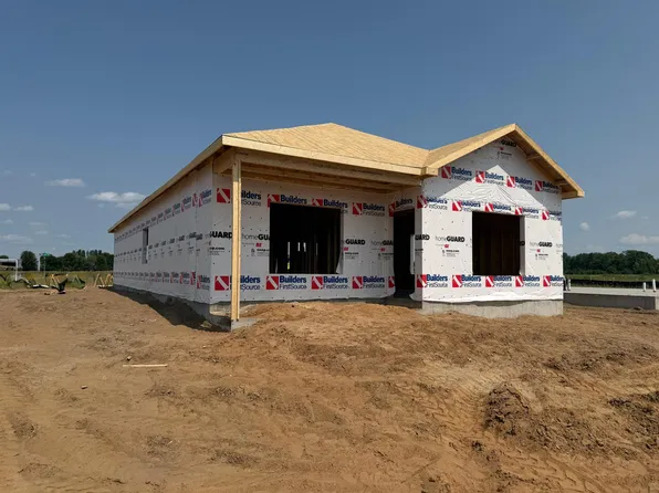 1730 Pioneer Trl SE, Cambridge, MN 55008