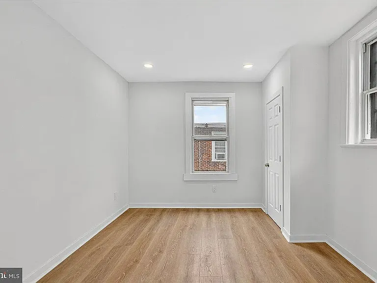 6737 N Smedley St — Photo 13