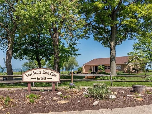 4th image of 16818 E Park Dr