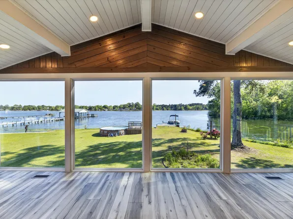 1719 Taw Caw Dr, Summerton, SC 29148