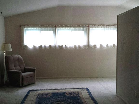 5th image of 10831 Charles Dr